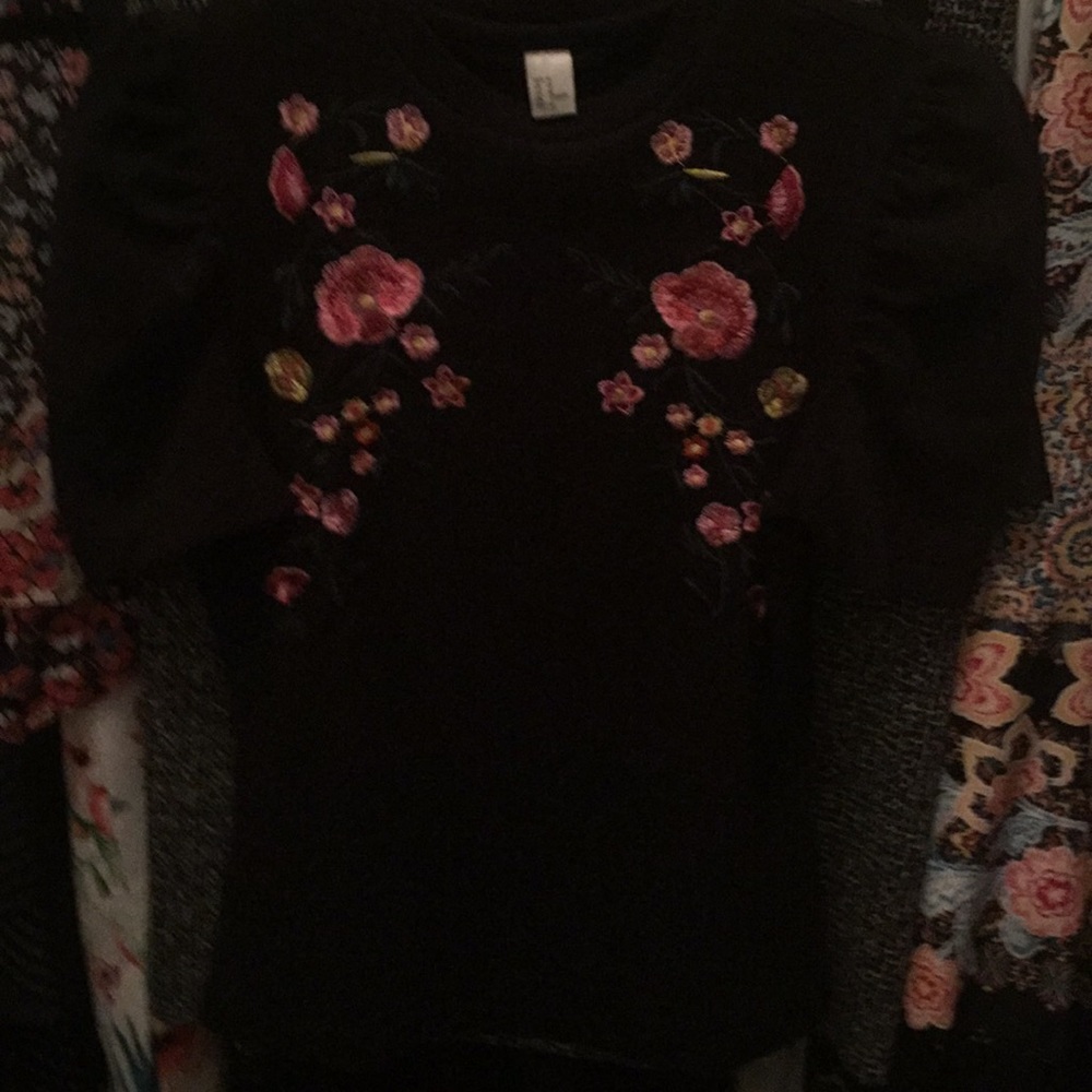 Shirt never been worn dress never been worn